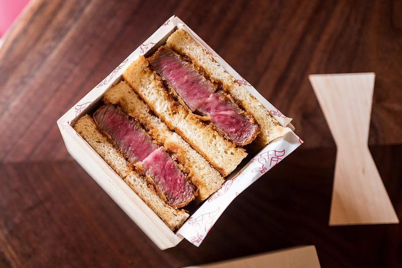 Ez a japán szendvics a legnagyobb húsevőkön is kifog